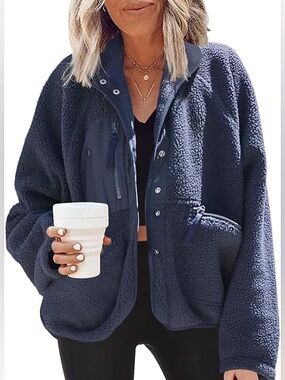 Women’s Navy Sherpa Teddy Oversized Fleece Jacket NWT Small